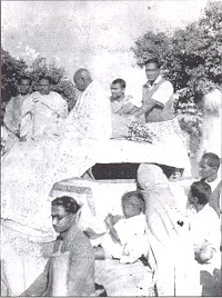 Mahatma Gandhi with Iswar Chandra Pramanik, Swatish Chandra Jana and Pitabas Das 