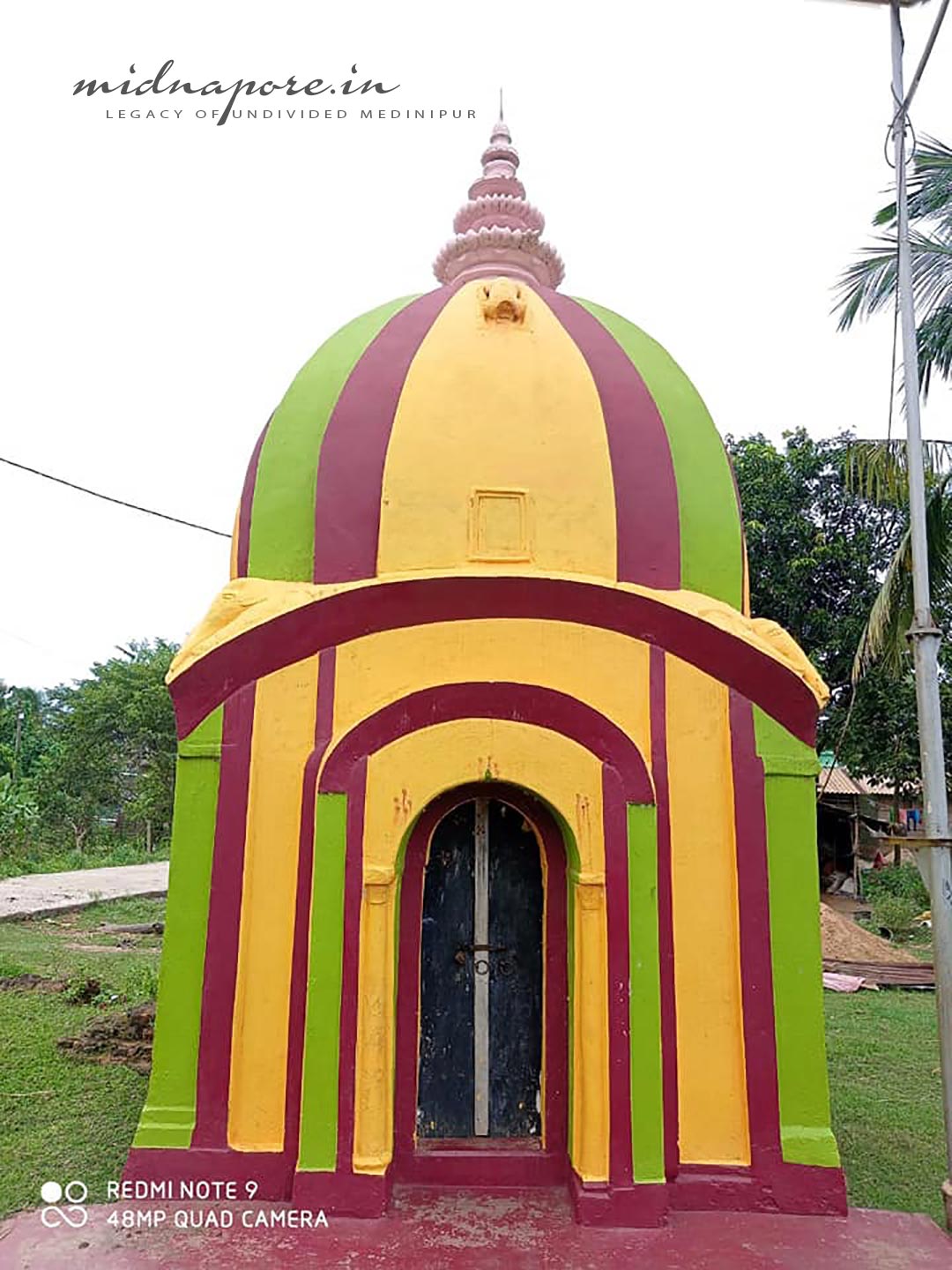 গড়গড়ে শিব মন্দিরের হরগৌরীর থান, ভৈরবপুর। 