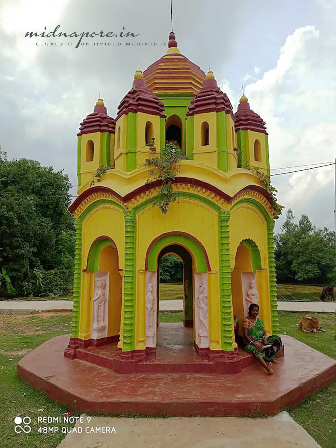 গড়গড়ে শিব মন্দিরের হরগৌরীর থান, ভৈরবপুর। 