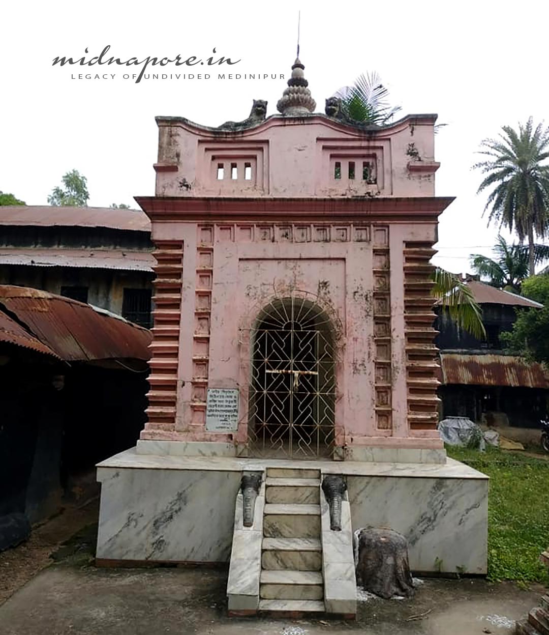 গড়গড়ে শিব মন্দিরের হরগৌরীর থান, ভৈরবপুর। 