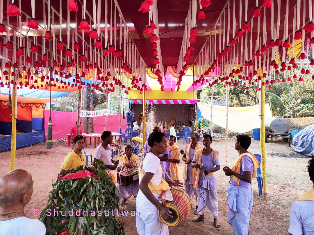 Bakulkunja, Mela, Gursutirmela, বকুলকুঞ্জ, রাধাবল্লভ মন্দির, সাহেব পুকুর চক, গুড়সুটির মেলা